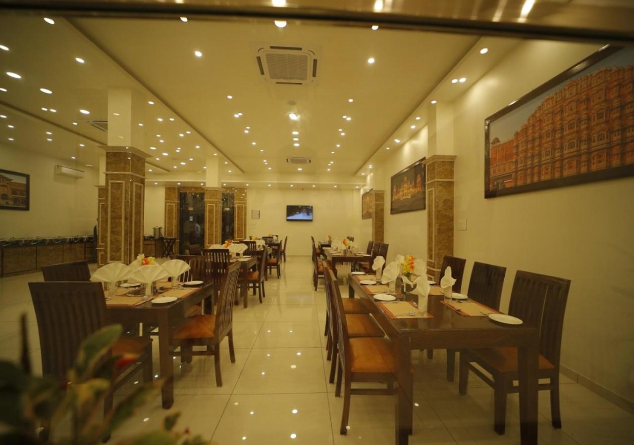 The Amer Valley Hotel Jaipur Buitenkant foto