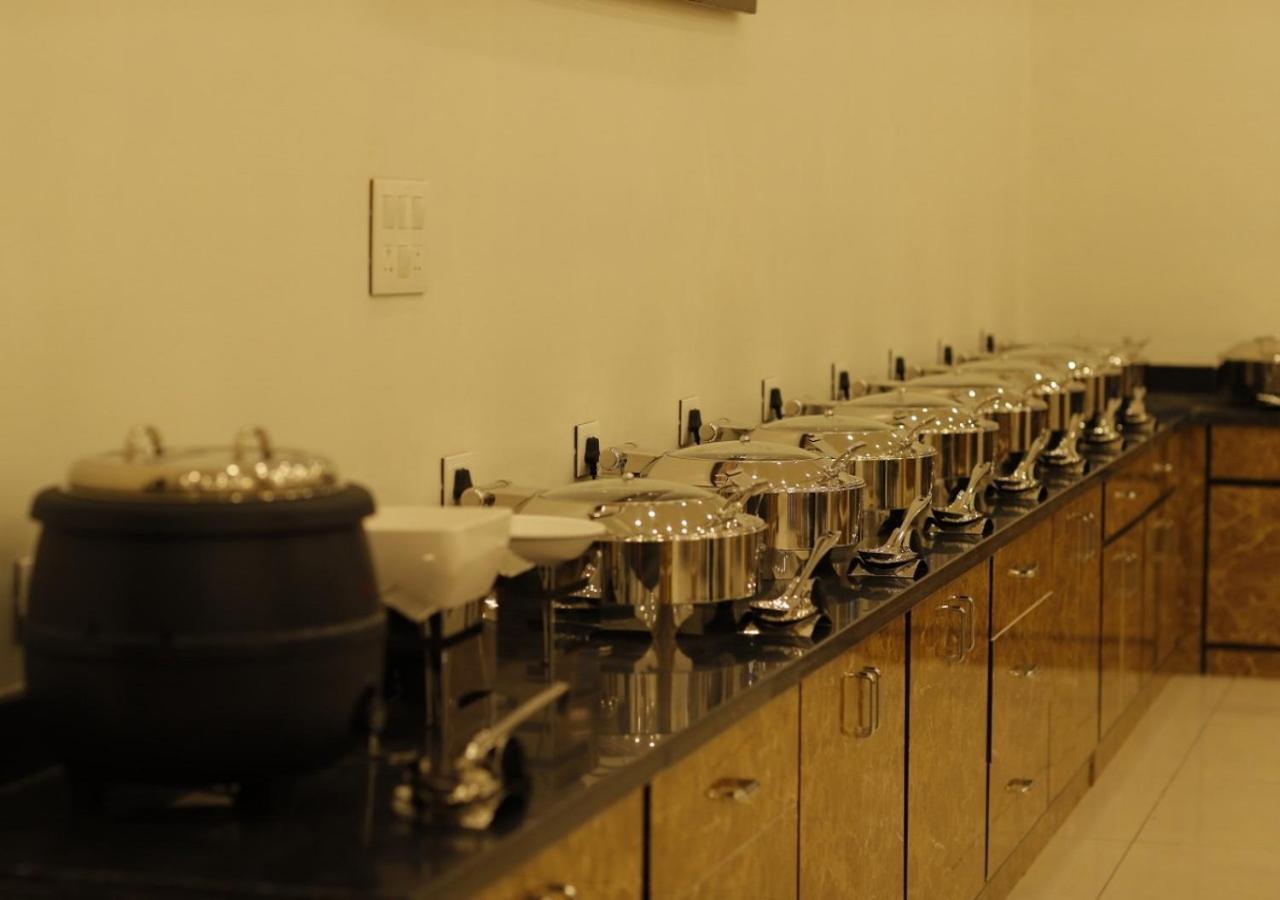 The Amer Valley Hotel Jaipur Buitenkant foto