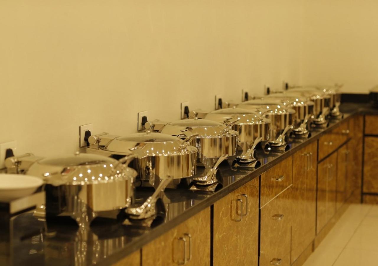 The Amer Valley Hotel Jaipur Buitenkant foto
