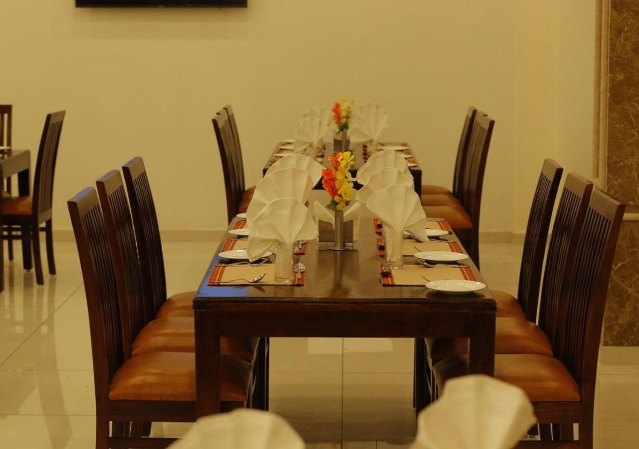 The Amer Valley Hotel Jaipur Buitenkant foto