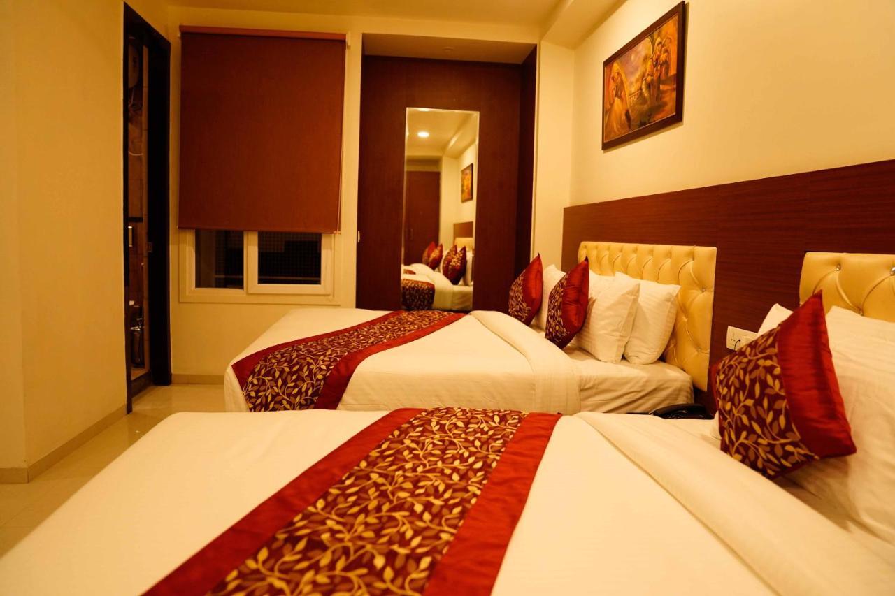 The Amer Valley Hotel Jaipur Buitenkant foto