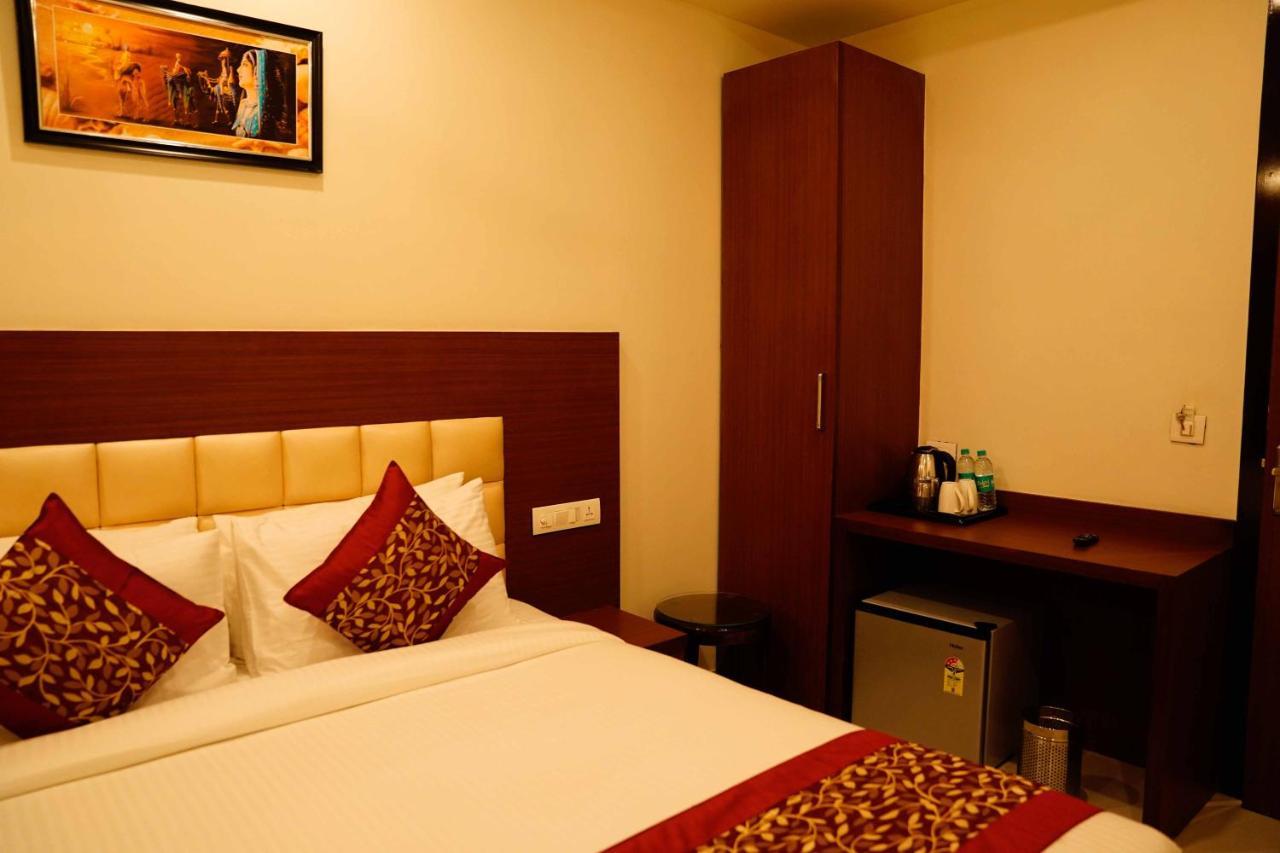 The Amer Valley Hotel Jaipur Buitenkant foto