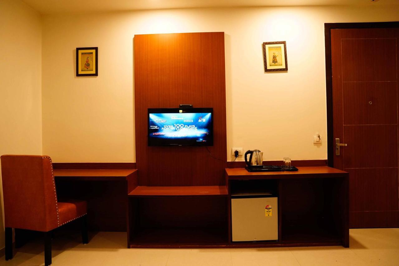 The Amer Valley Hotel Jaipur Buitenkant foto